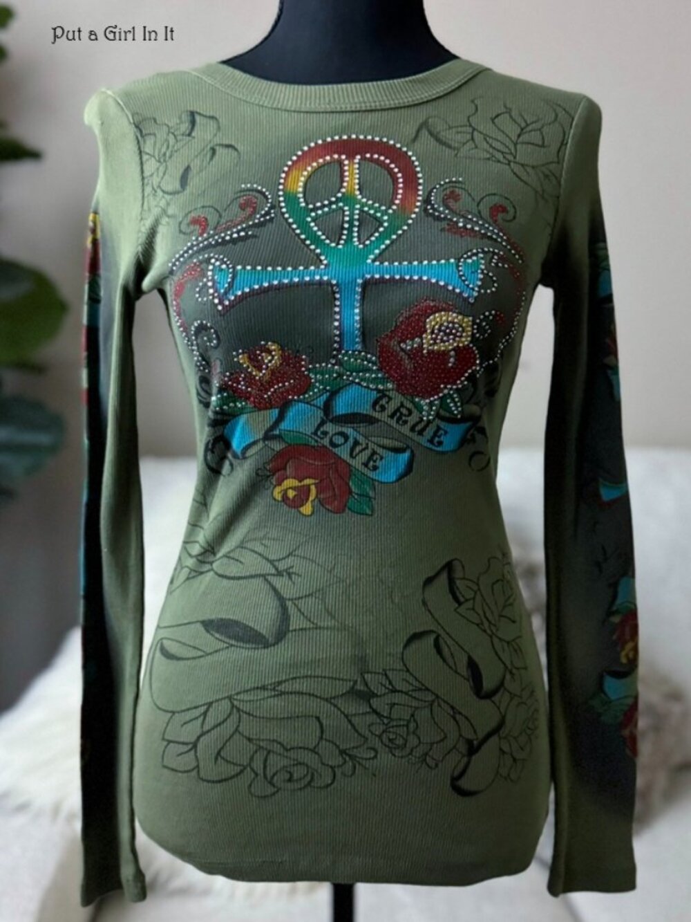 Vocal Apparel women's embellished crystal green peace sign cross love s small